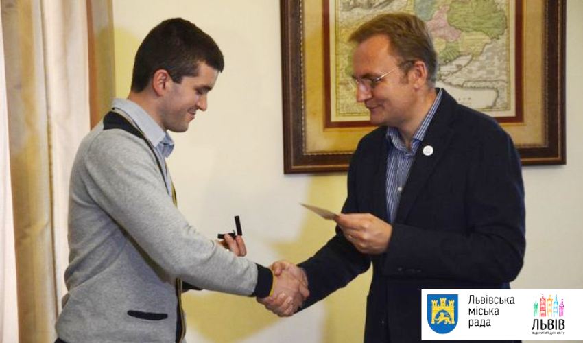 Андрій Садовий зустрівся із чемпіоном ХV Літньої паралімпіади з фехтування