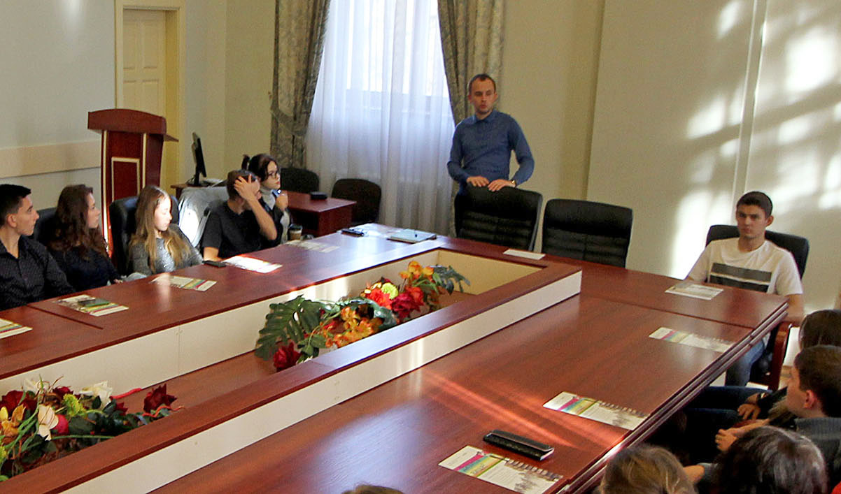 Фонд Віктора Пінчука презентував у Політехніці програму «Завтра.UA»
