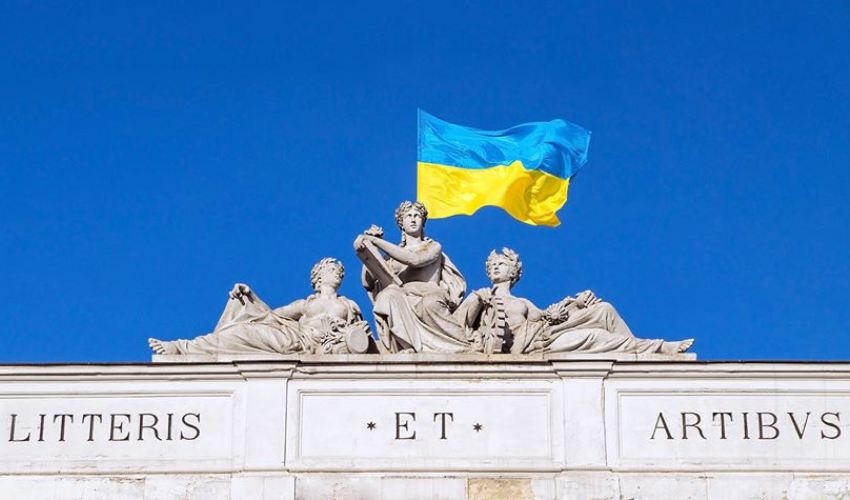 прапор України над будівлею Політехніки