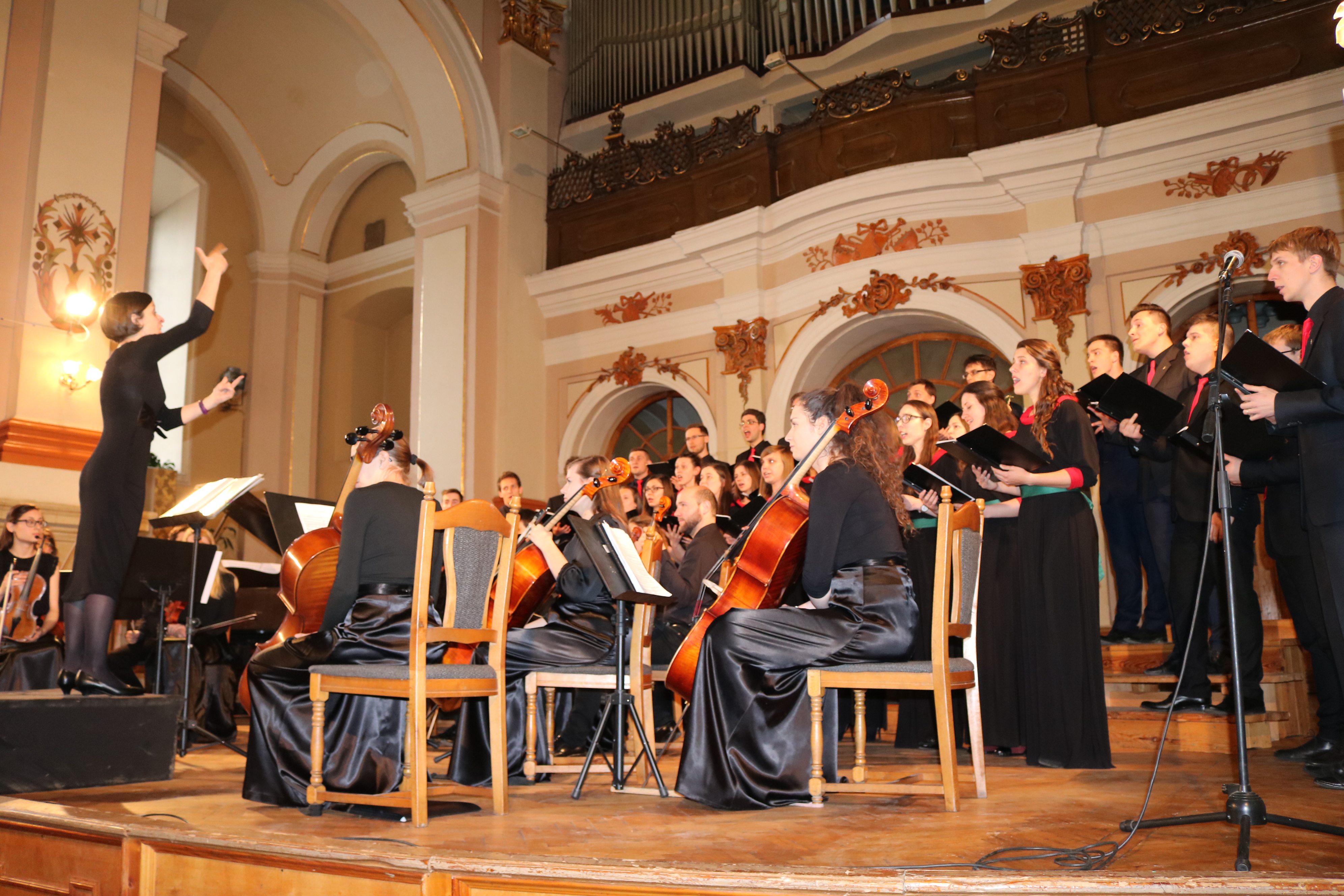 концерт хору і струнного оркестру Con Fuoco