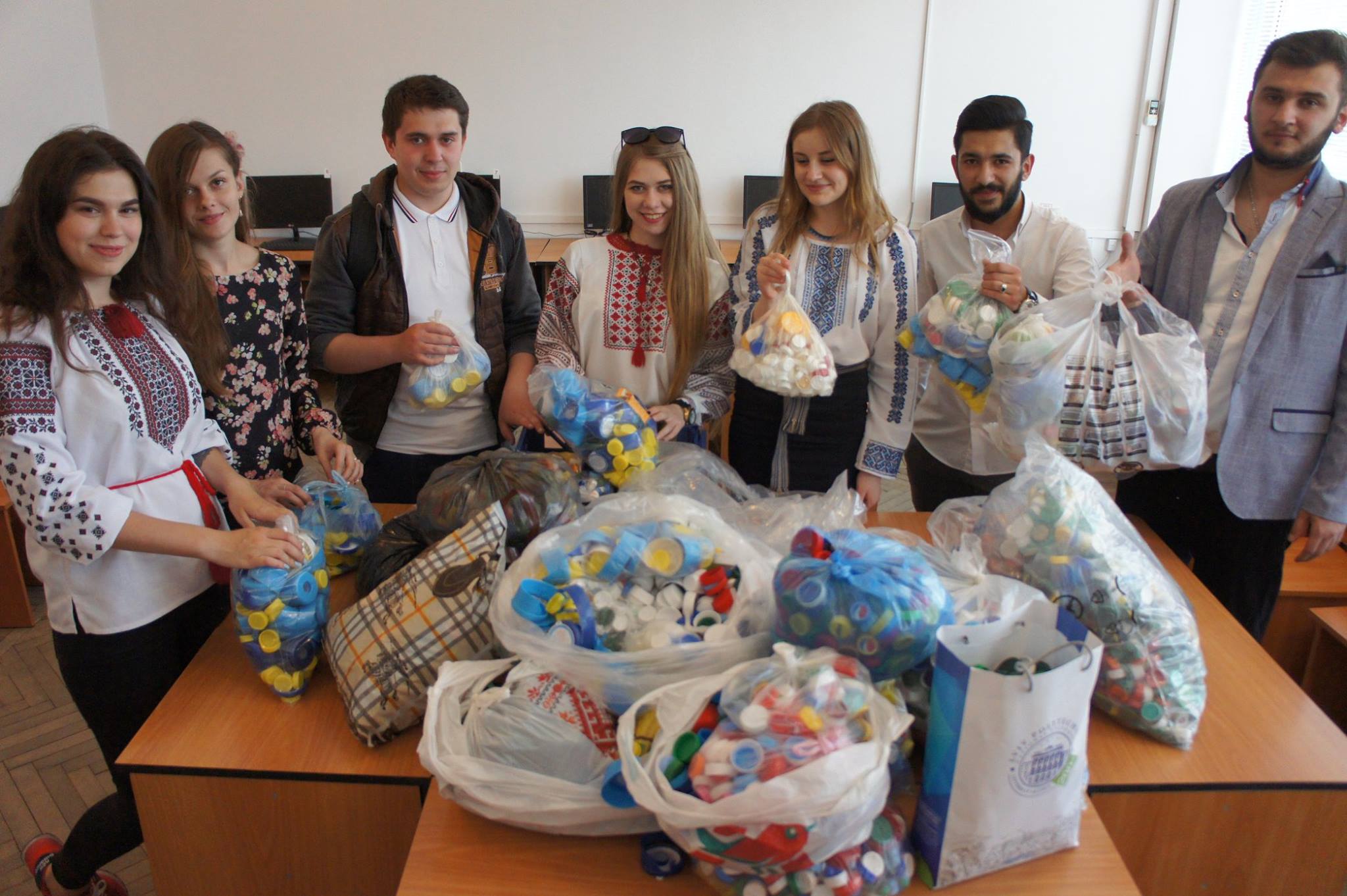 Всеукраїнська акція зі збору пластику для допомоги у протезуванні постраждалих в АТО
