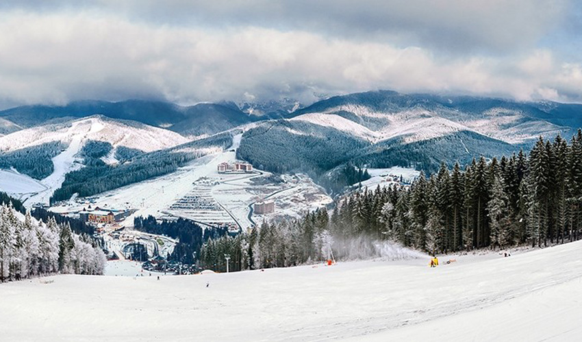 Ілюстративне фото з краєвидом зимових Карпат