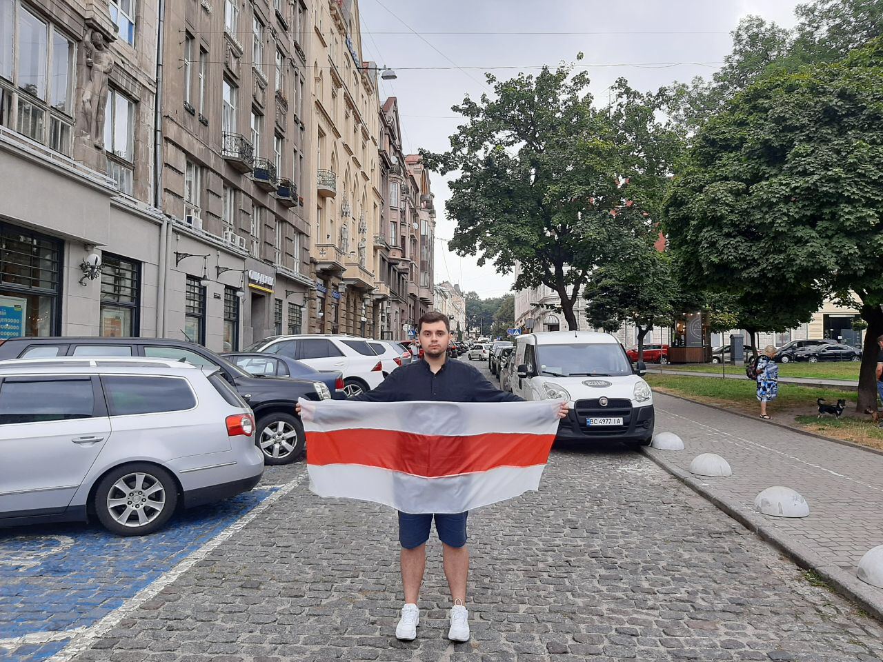 Стас Ярков у центрі Львова провів мирну акцію на підтримку білоруського народу