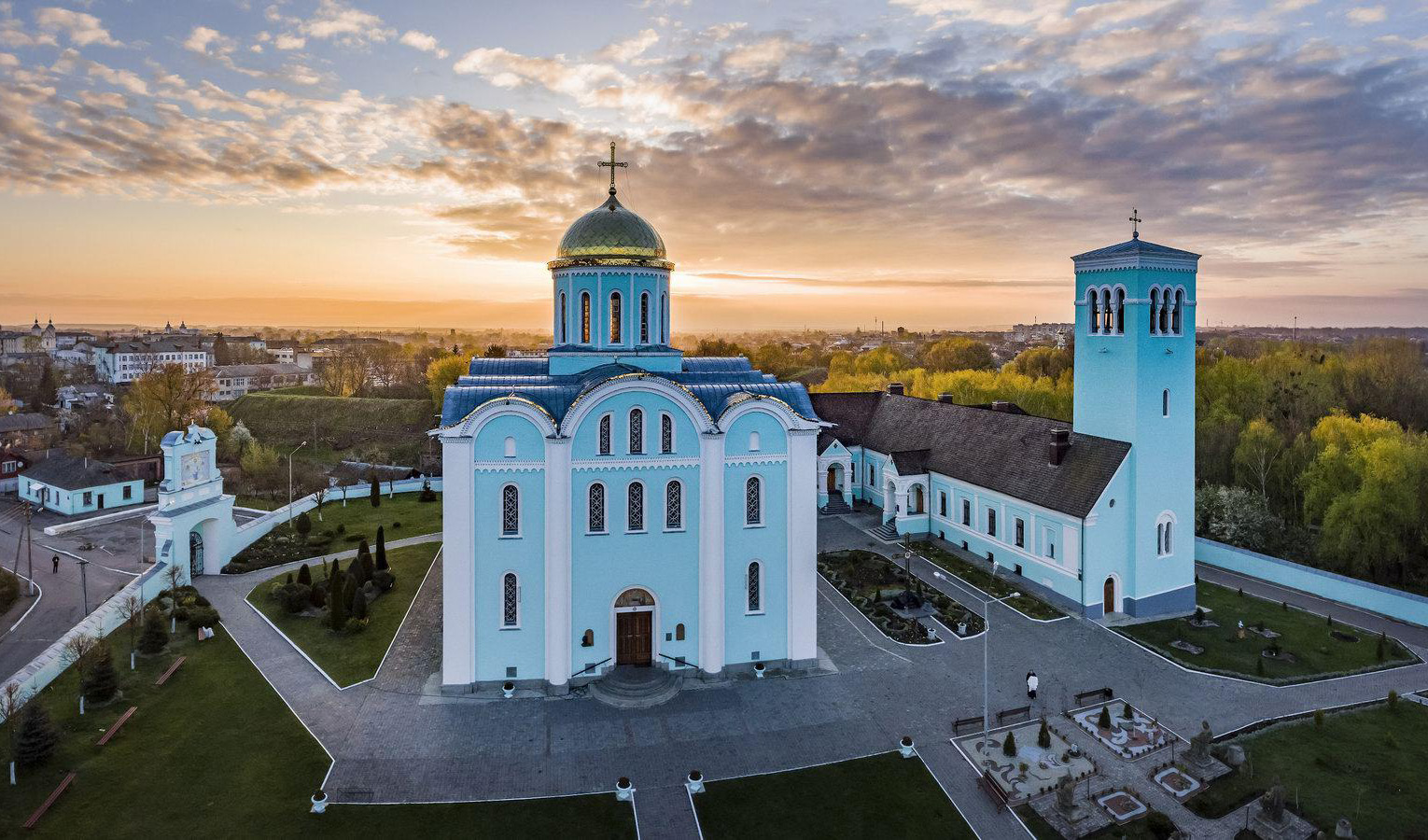 фото храму міста Володимир-Волинського