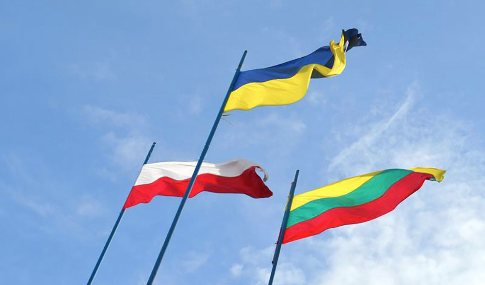 Прапори Польщі, України та Литви