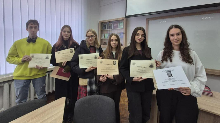 Фото із вручення сертифікатів