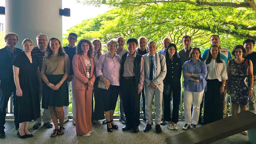 Фото із зустрічі в Сінгапурі