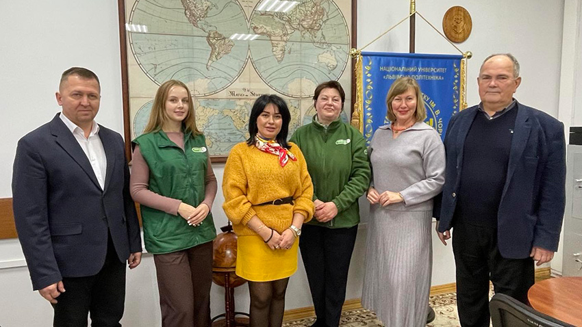 Фото з підписання меморандуму про співпрацю