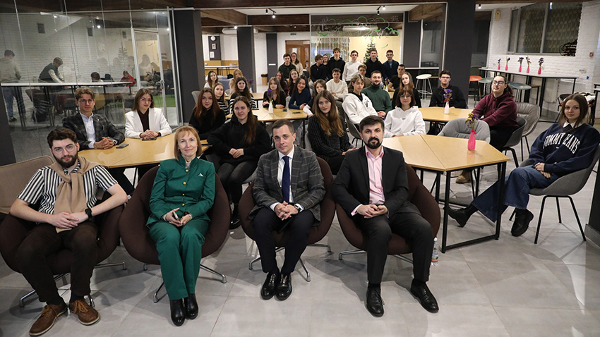 Фото із зустрічі у Львівській політехніці