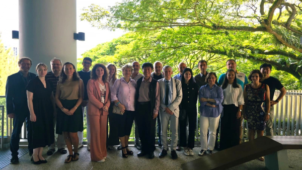 Фото із зустрічі в Сінгапурі