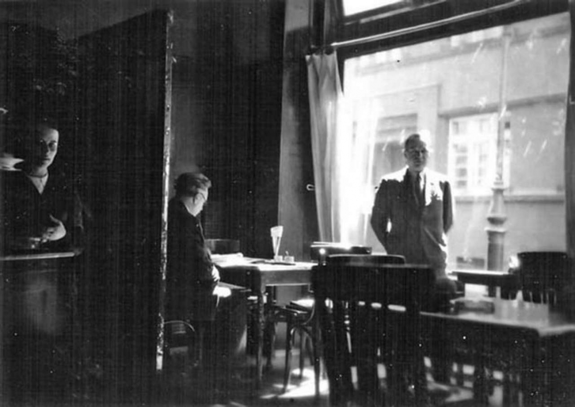 Математик Стефан Банах у Шотландському кафе. Фото 1930-х років-приватний архів сім’ї Герлінде Гранітцер