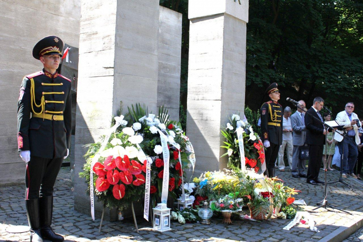 Громадськість України і Польщі вшанувала пам’ять розстріляних професорів