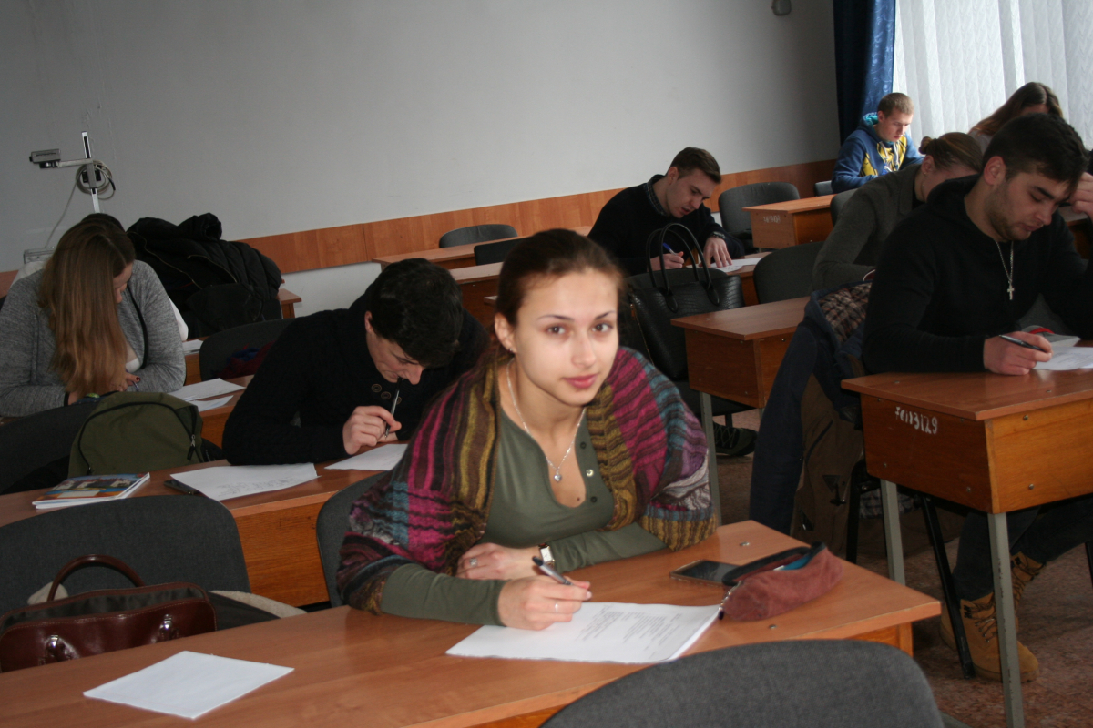 студенти на екзаменаційній сесії