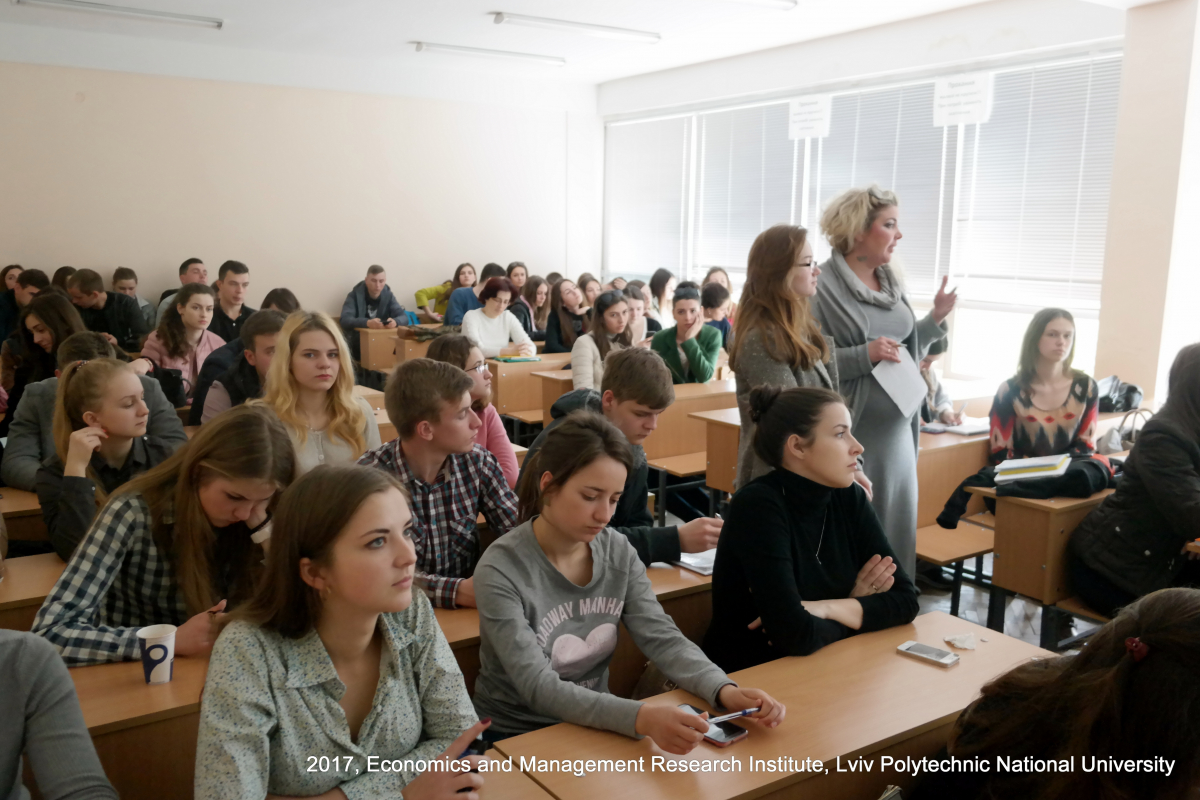 на лекції-тренінгу за участю практикуючих бізнес-аналітиків платформи «Ю-Контрол»