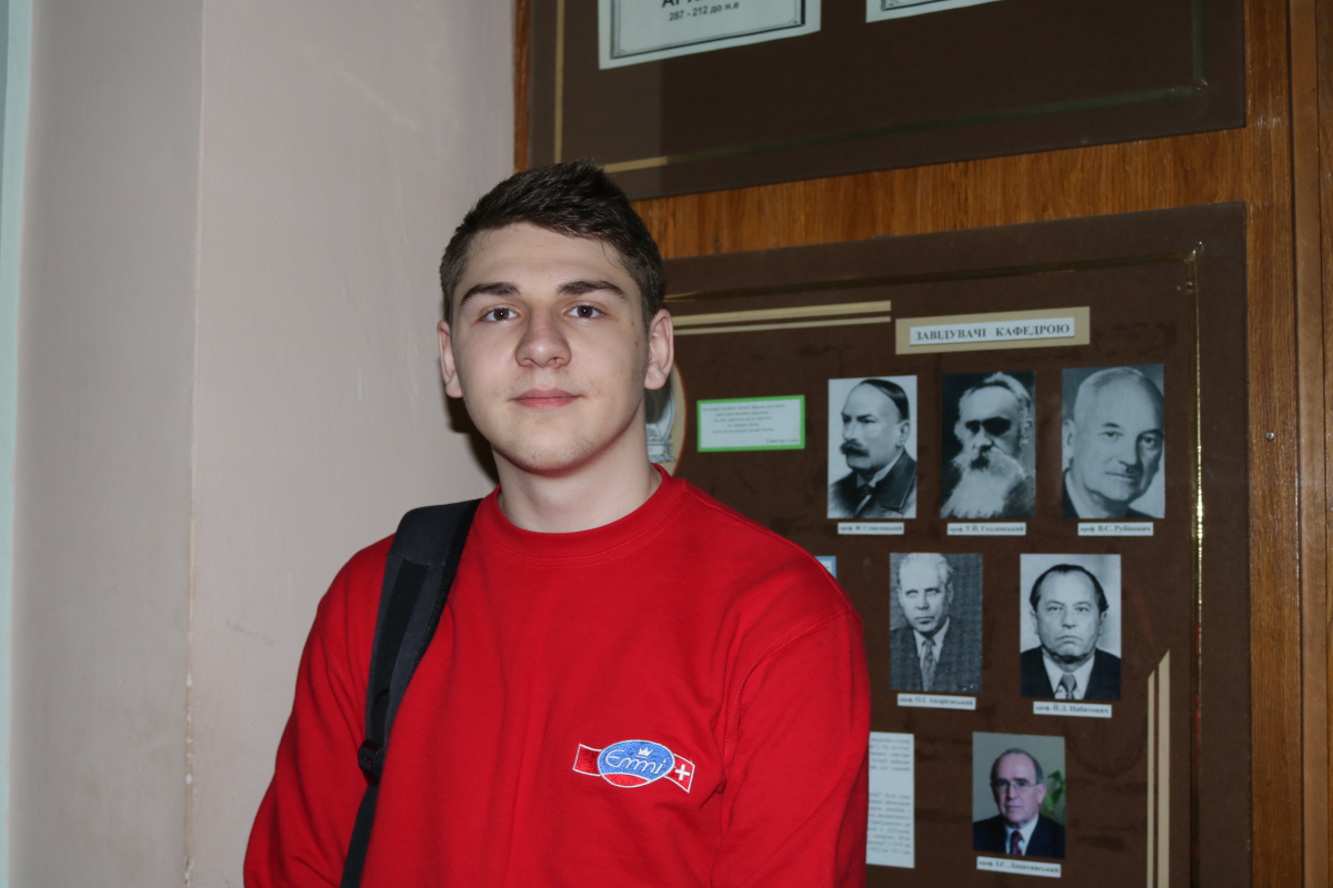 Роман Кузів, студент першого курсу Інституту телекомунікації, радіоелектроніки та електронної техніки