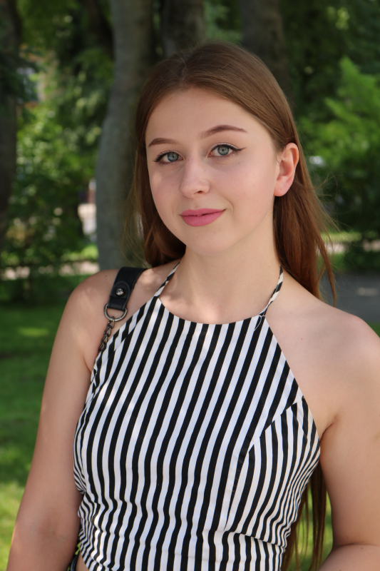 Ірина Квінтюк, студентка першого курсу Інституту економіки та менеджменту