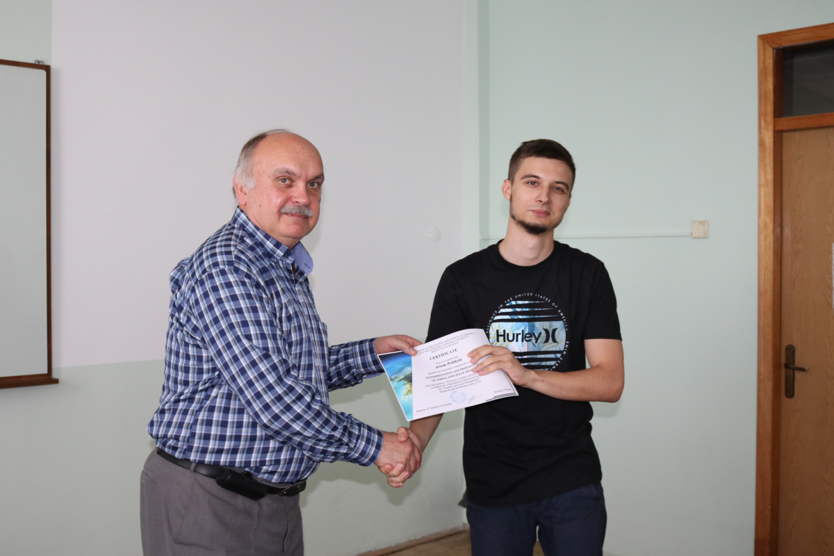 вручення сертифікатів за успішне завершення англійськомовного курсу