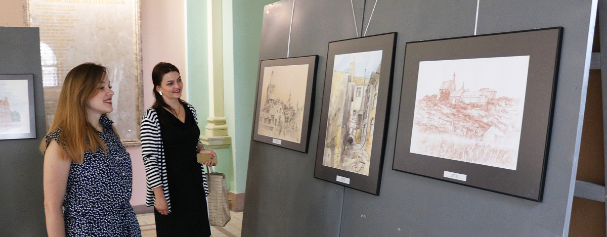 мерія Хелмно привезла в Університет виставку кращих живописних творів польських студентів