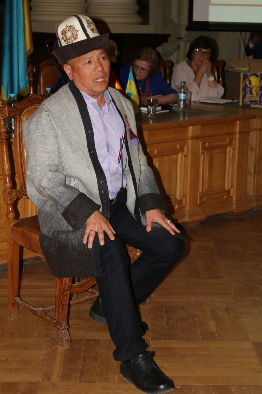 Зустріч із головою Ради Українського товариства Киргизії