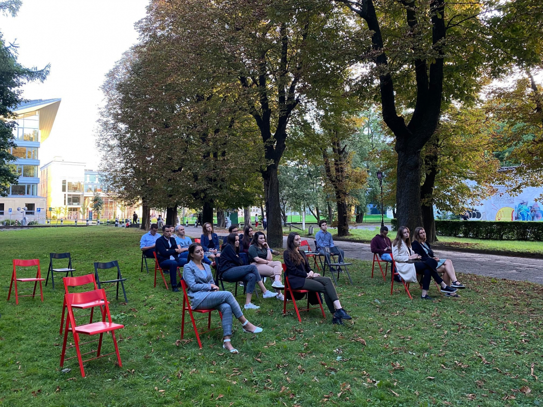Ганна Ткачук і Габріелла Вакарова прочитали відкриту лекцію в Стрийському парку