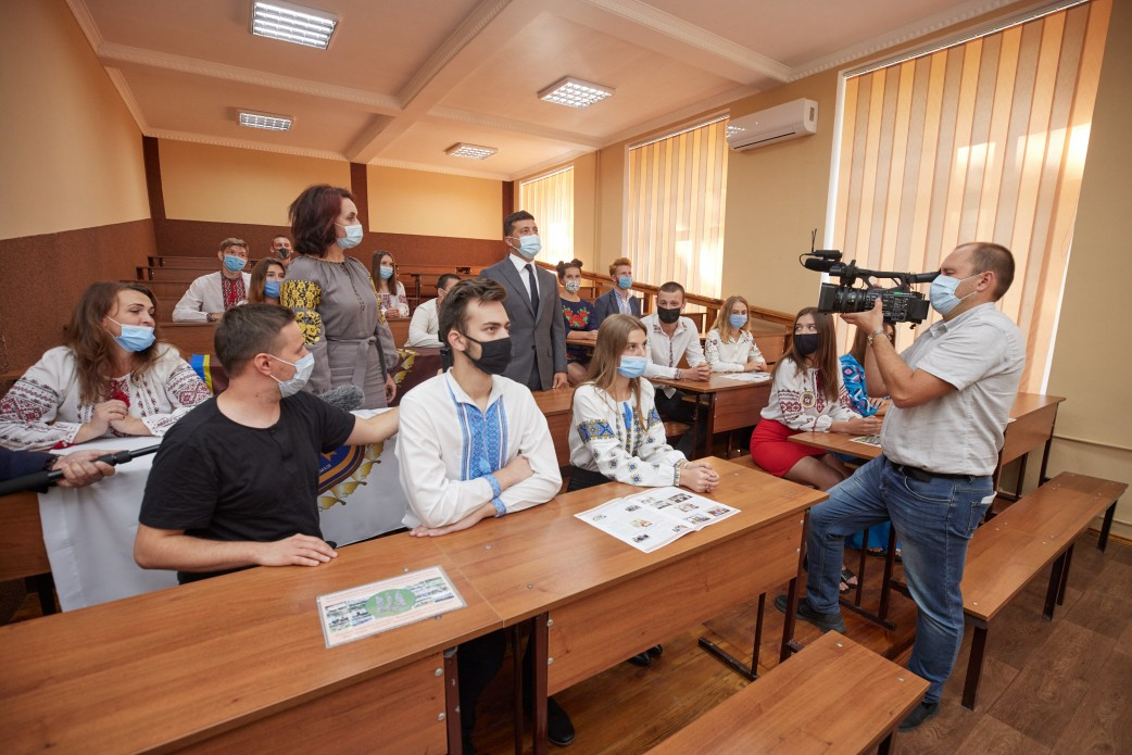 фото візиту Президента у Хмельницький політехнічний коледж