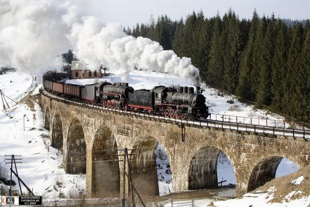 Віадук – залізничний кам’яний арковий міст через річку Прут на Івано-Франківщині у селищі Ворохта