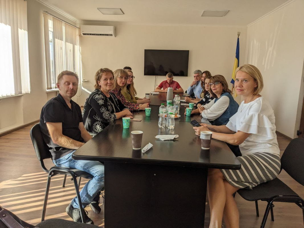 Фото з виїзного засідання