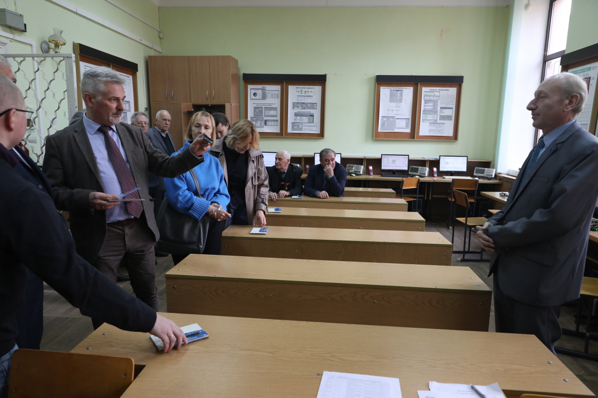 Фото з відкриття лабораторії