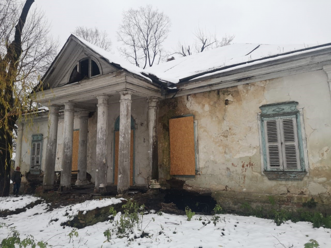 Фото із заходу