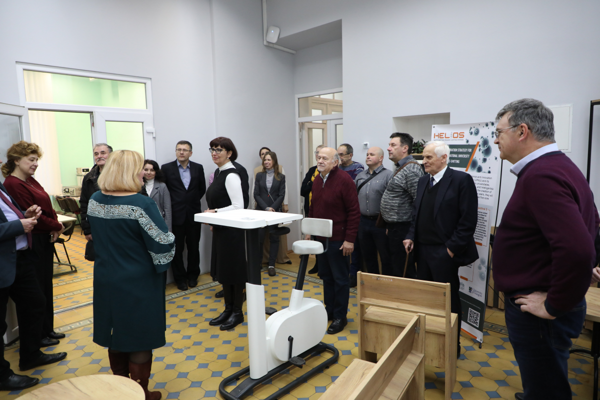 Фото з відкриття лабораторії