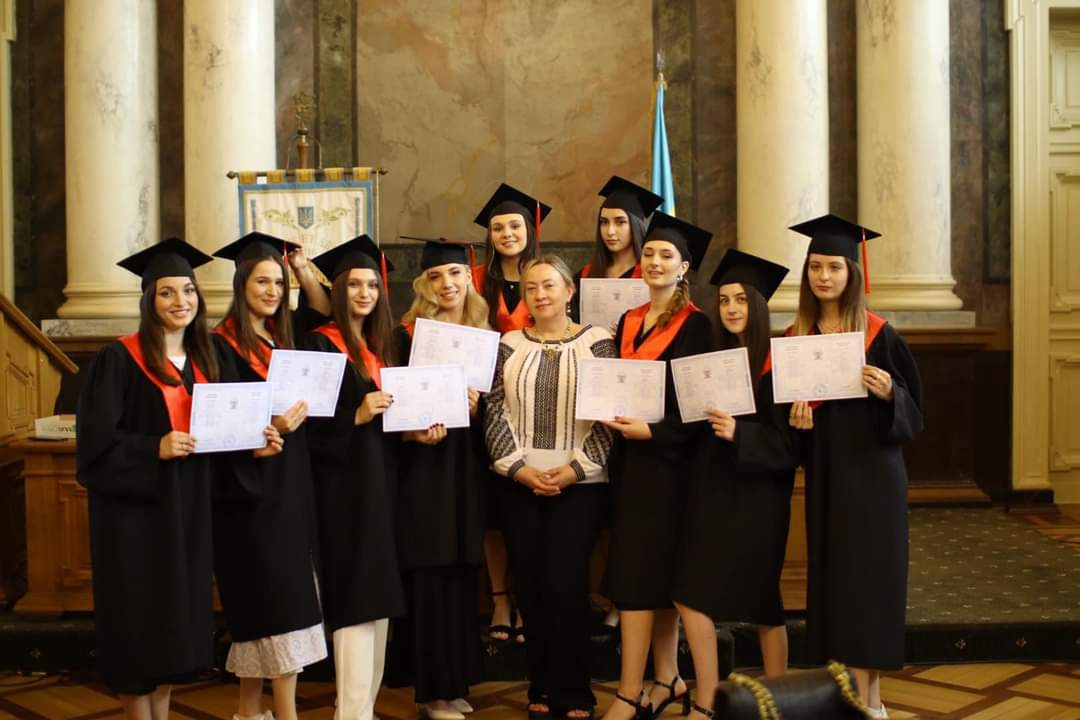 Фото із вручення дипломів