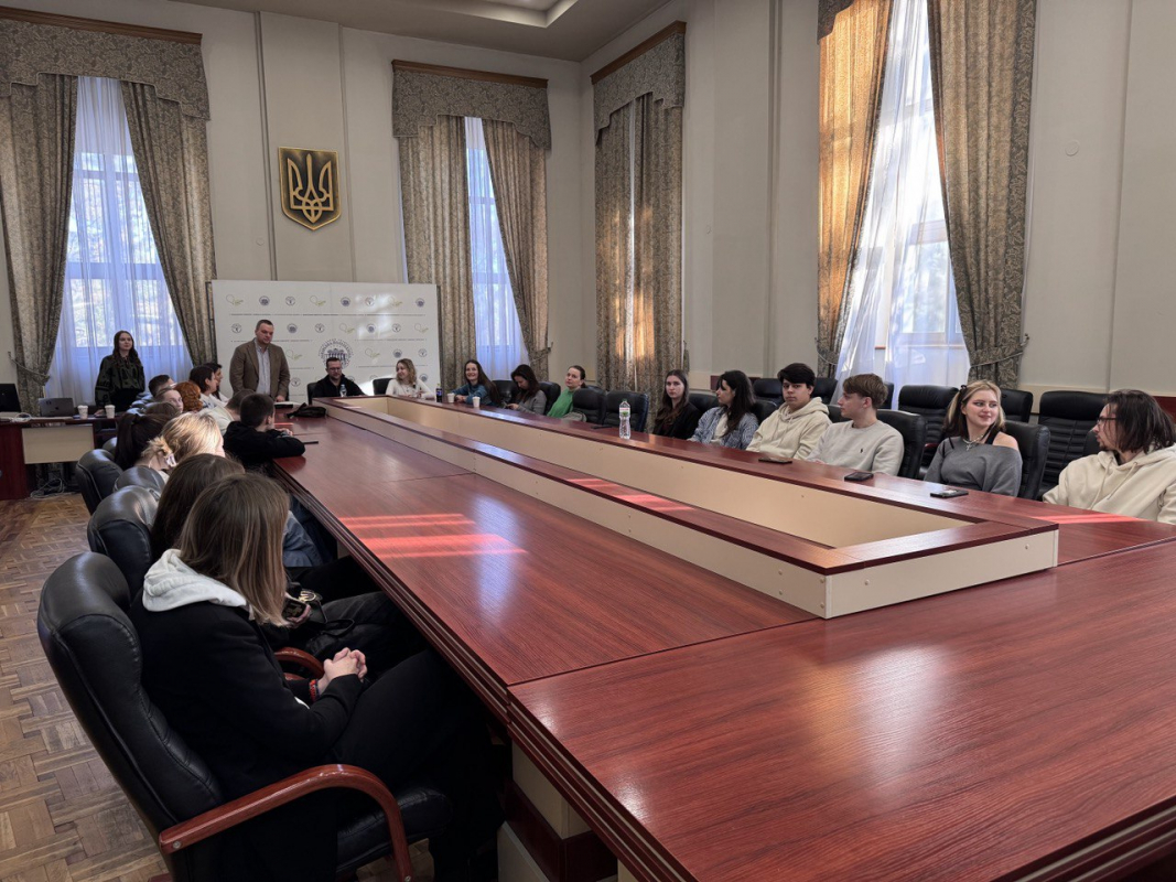 Фото із круглого столу