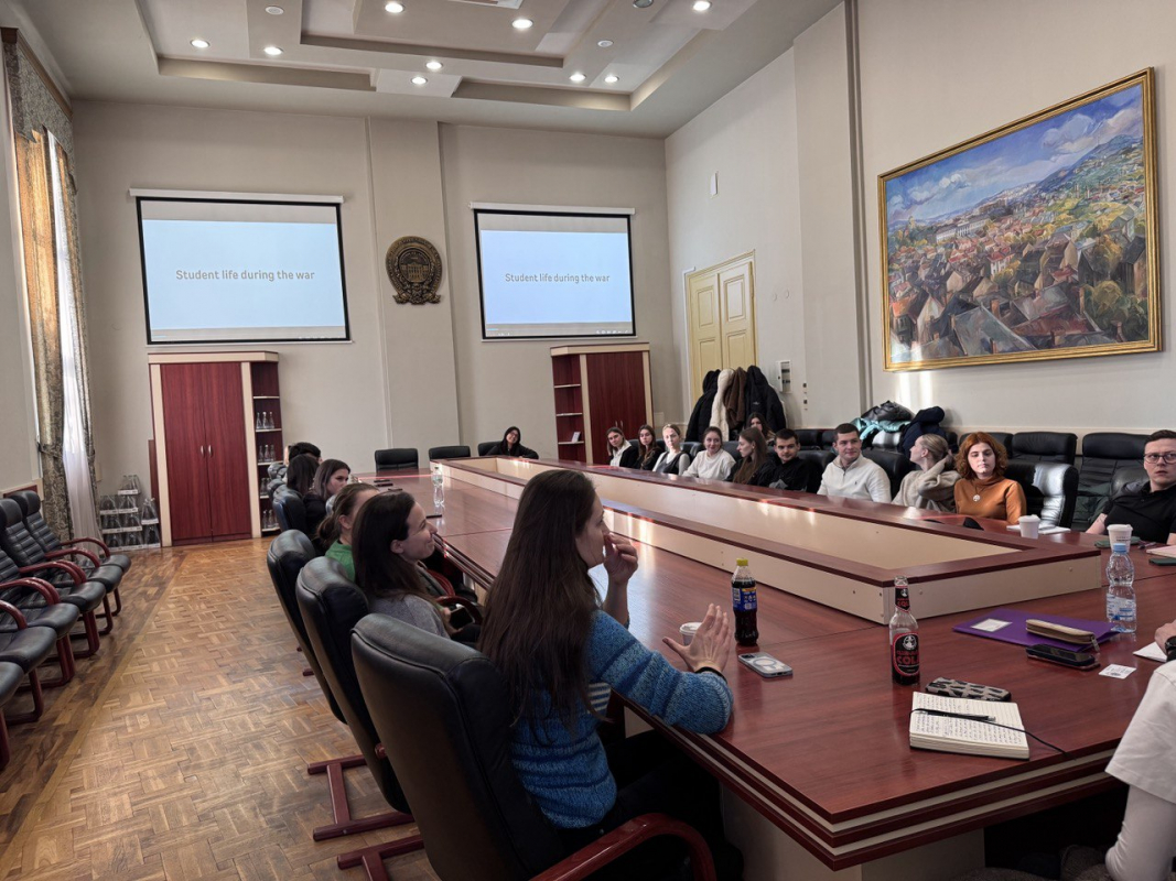 Фото із круглого столу