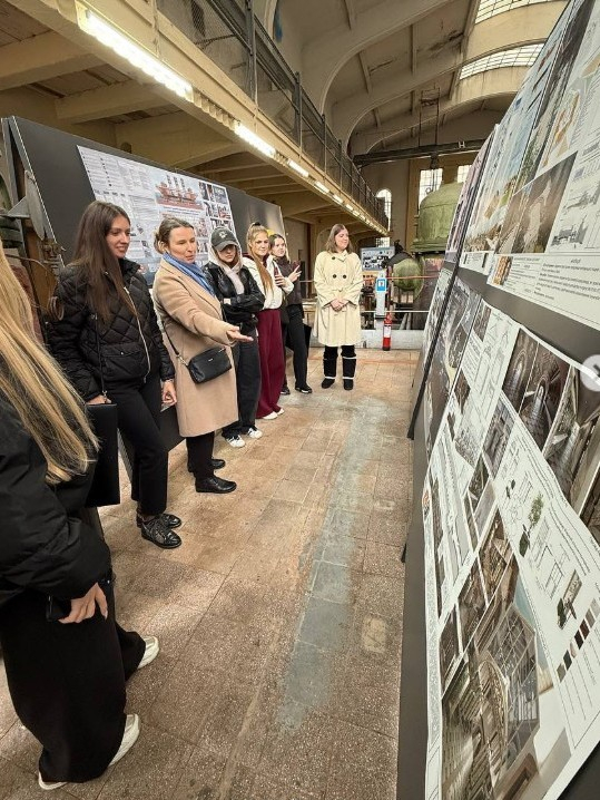 Фото з виставки