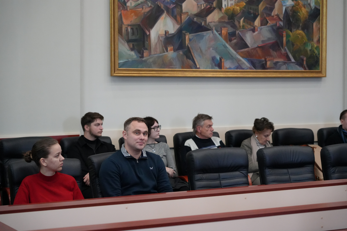 Фото із круглого столу