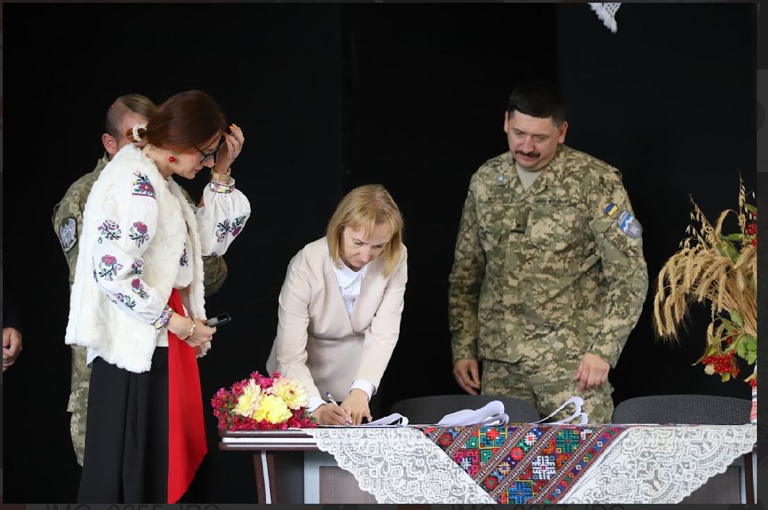 Фото з урочистої академії