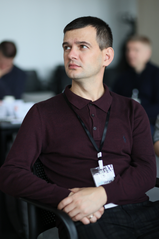 Фото із заходу