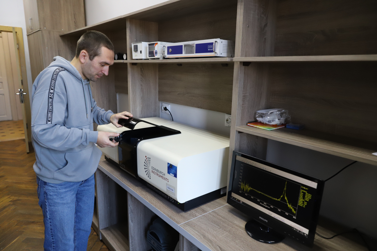 Фото з відкриття лабораторії