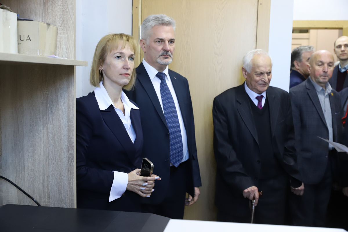 Фото з відкриття лабораторії