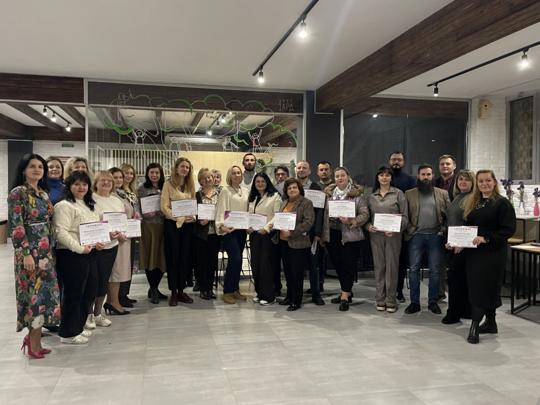 Фото із вручення сертифікатів