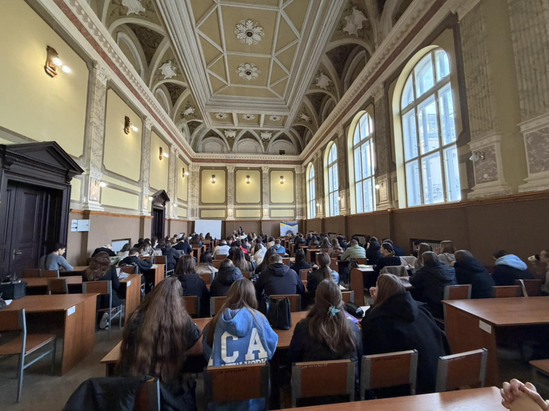 Фото із зустрічі в ІППО