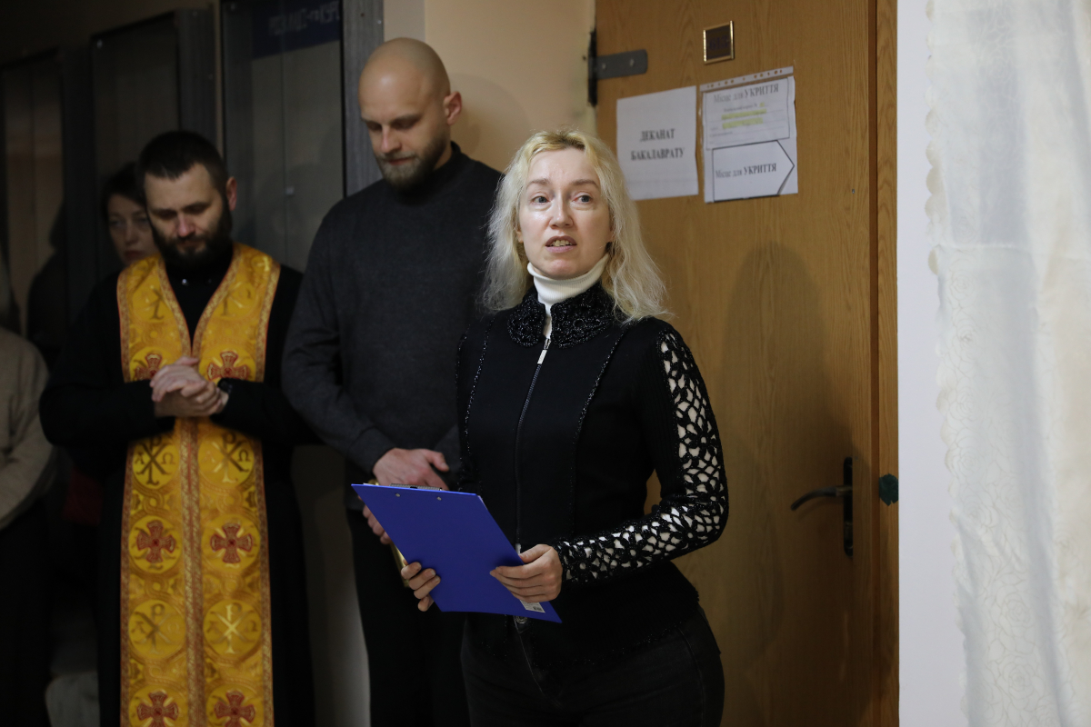 Фото з відкриття меморіальної стіни