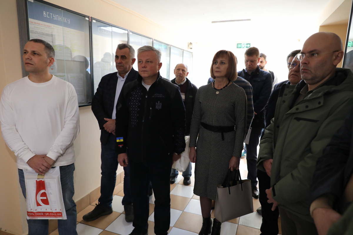 Фото з відкриття меморіальної стіни