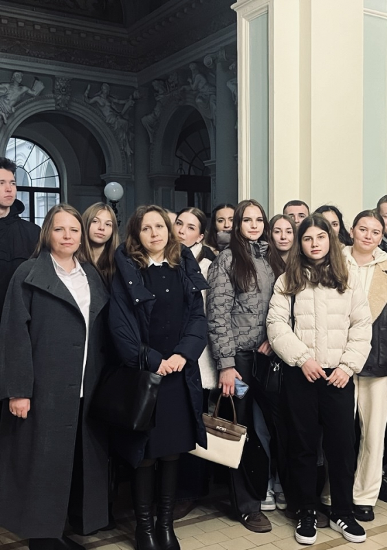 Фото із заходу