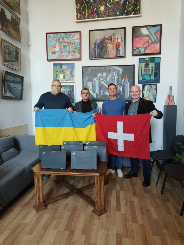 Ультрабуки від партнерів