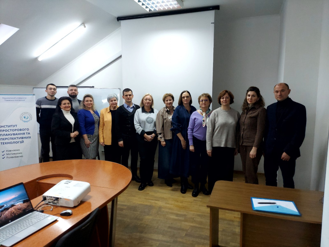 Фото із круглого столу