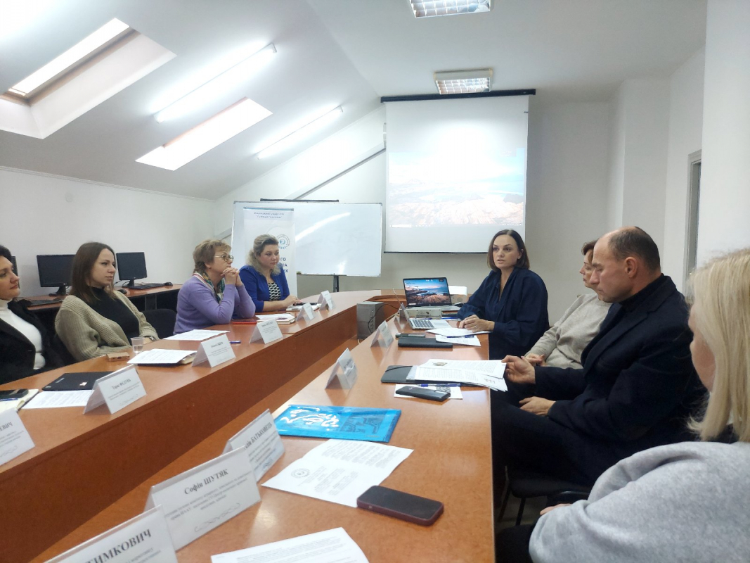 Фото із круглого столу