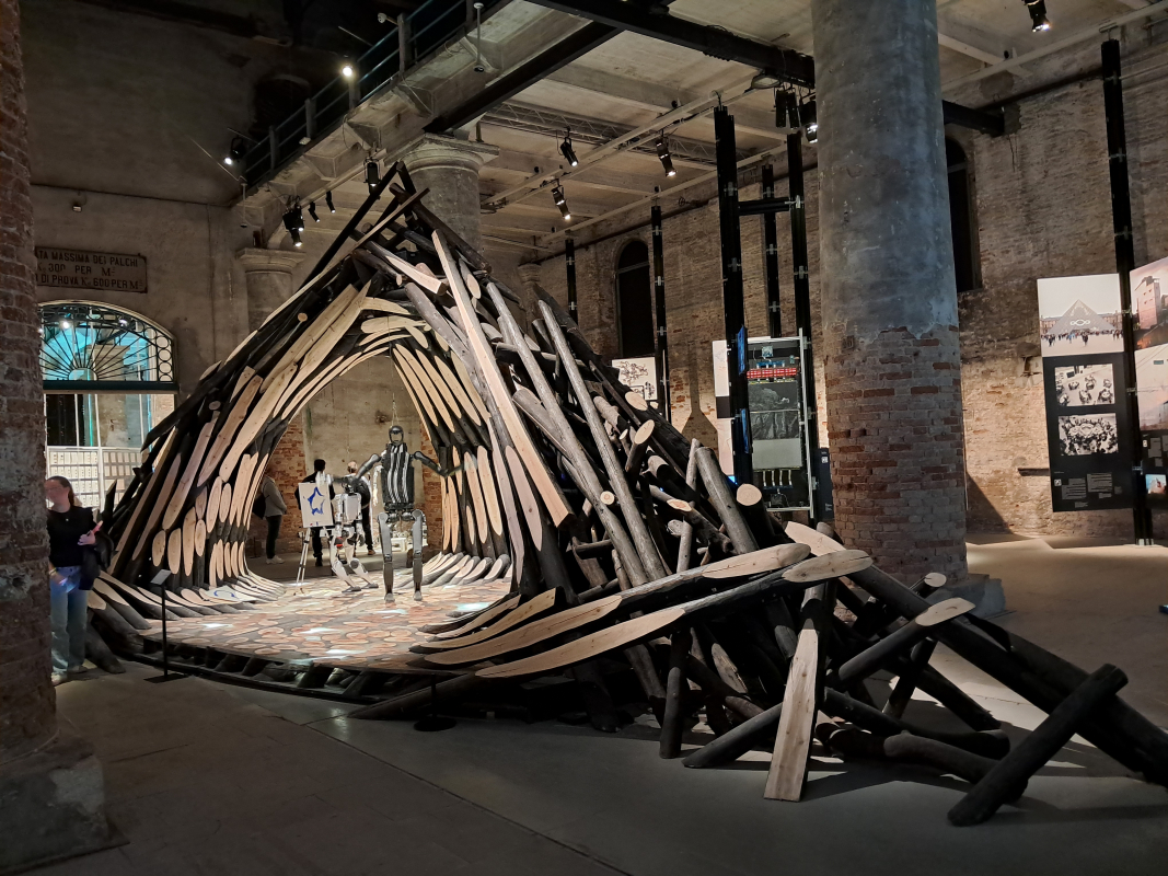 Фото з бієнале