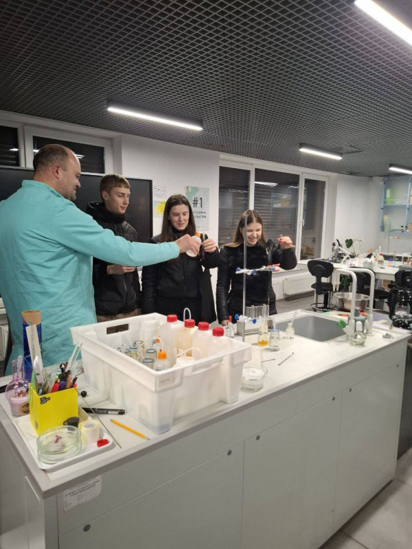 Фото з відвідин установи