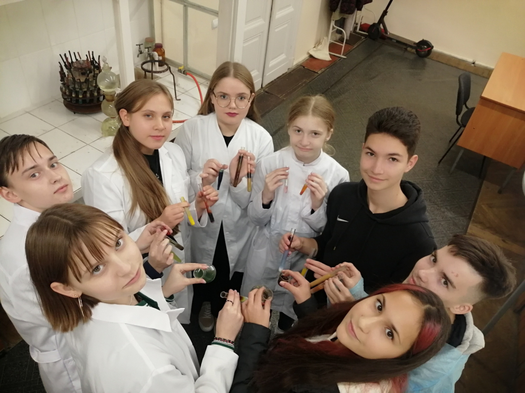 Про академію